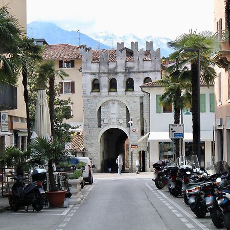 Casa Riva - Bilocale In Centro Storico Apartment Bagian luar foto