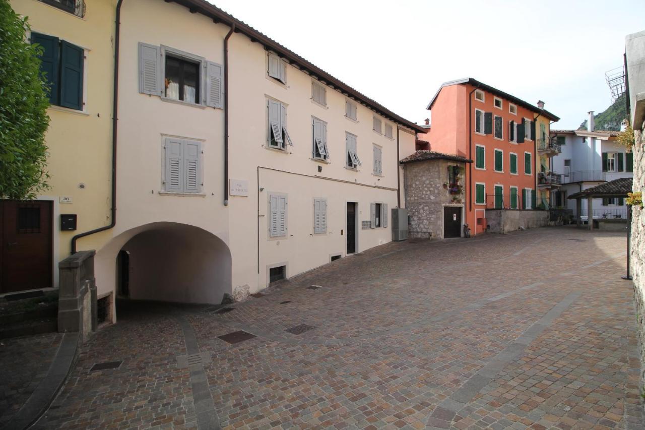 Casa Riva - Bilocale In Centro Storico Apartment Bagian luar foto