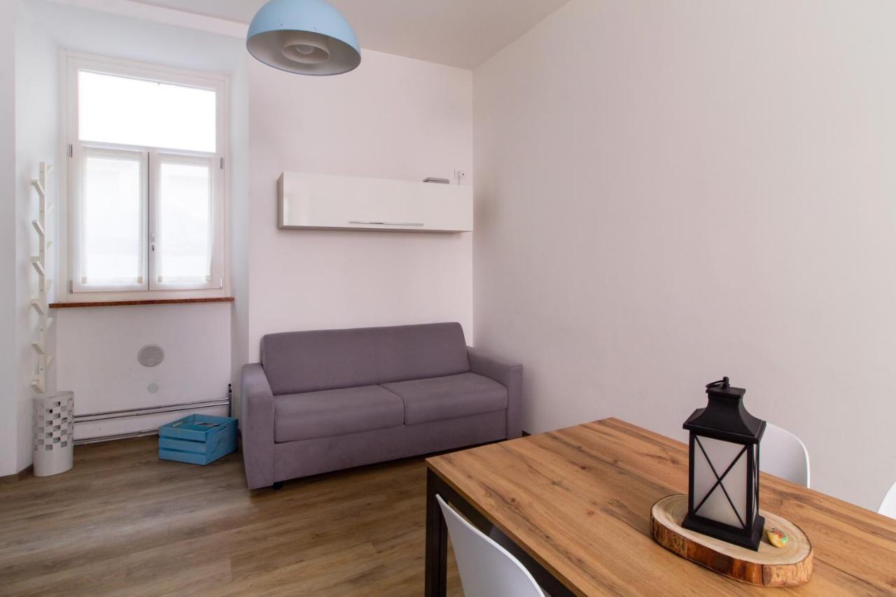 Casa Riva - Bilocale In Centro Storico Apartment Bagian luar foto